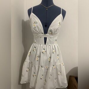 SHEIN White Floral Midi Dress👗